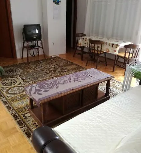 アパート Marijana